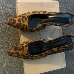 Chic Leopard Print Slingback Heels